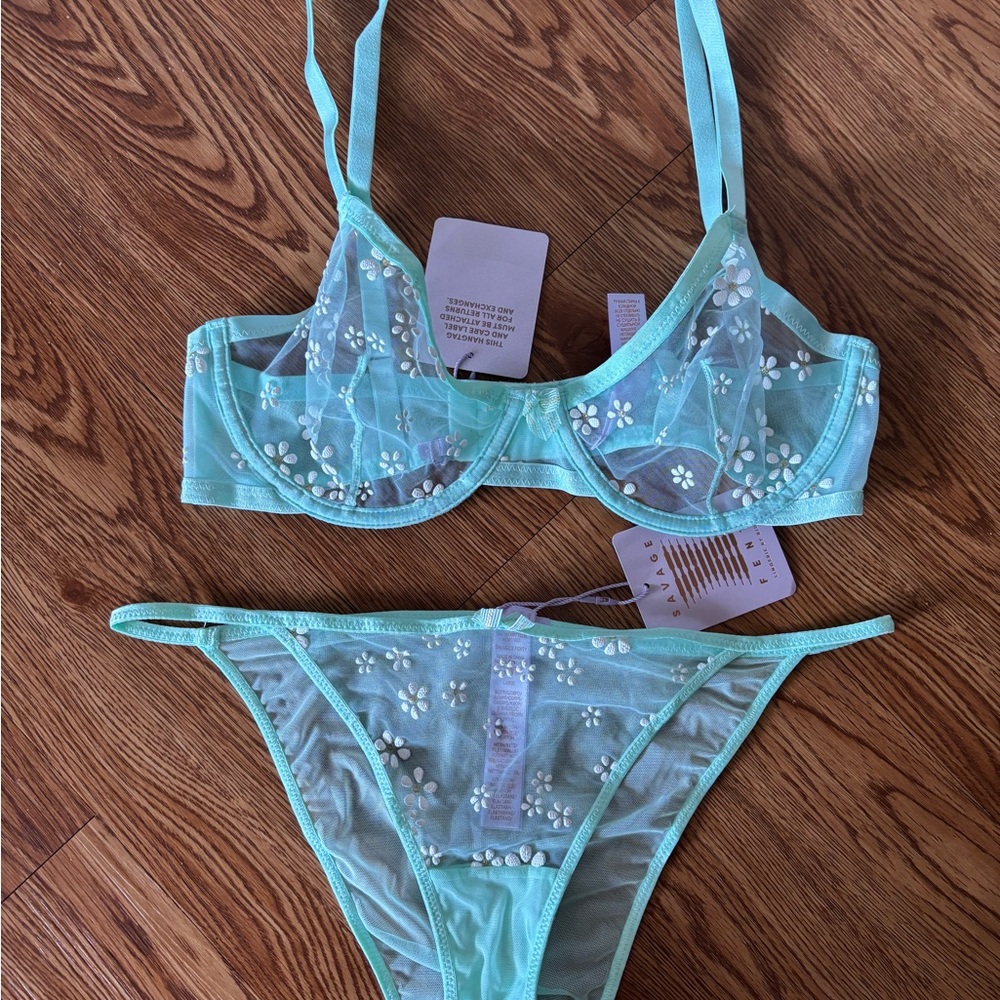 [NEW] Savage X Fenty Puff Daisy Mint Green Hint Floral Panties Bra set